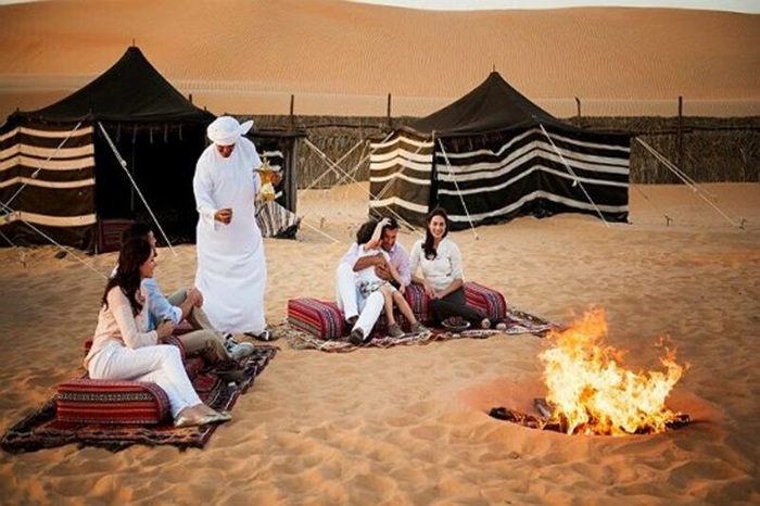 Quây quần bên bếp lửa giữa sa mạc Sahara - Ảnh: Đất Việt Tour