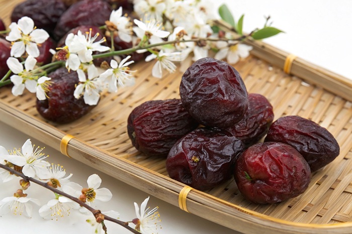 Mận sấy dẻo cũng là đặc sản của Mộc Châu - Ảnh: Langfarm