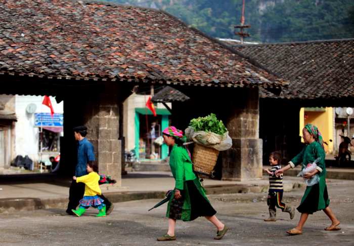 Ghé thăm phố cổ Đồng Văn - Ảnh: Zoomtravel