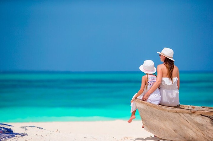 Sống ảo ở bãi biển Nungwi - Ảnh: Peek