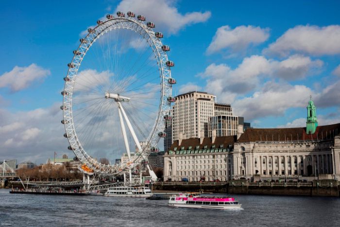London có gì nổi tiếng - Vòng quay khổng lồ London Eye có vị trí đắc địa