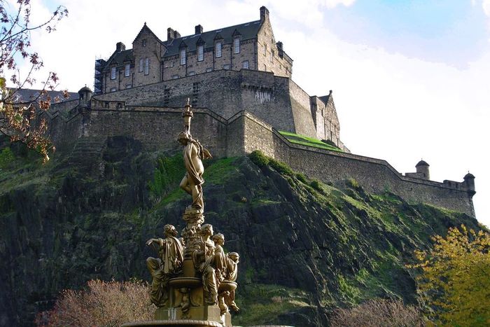 Scotland có gì nổi tiếng - Những địa điểm du lịch kỳ thù không nên bỏ lỡ tại Scotland 