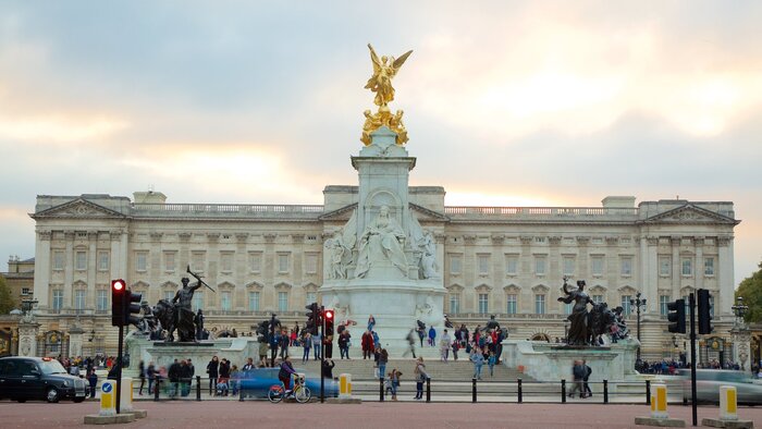 Cảnh đẹp ở nước Anh - Người dân yêu mến và lựa chọn ghé thăm Cung điện hoàng gia Buckingham.