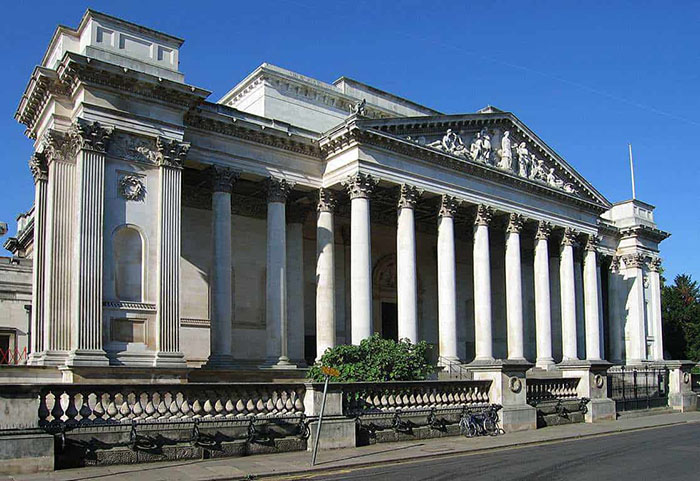Địa điểm du lịch Anh - Bảo tàng được xây dựng theo lối kiến trúc Tân cổ điển