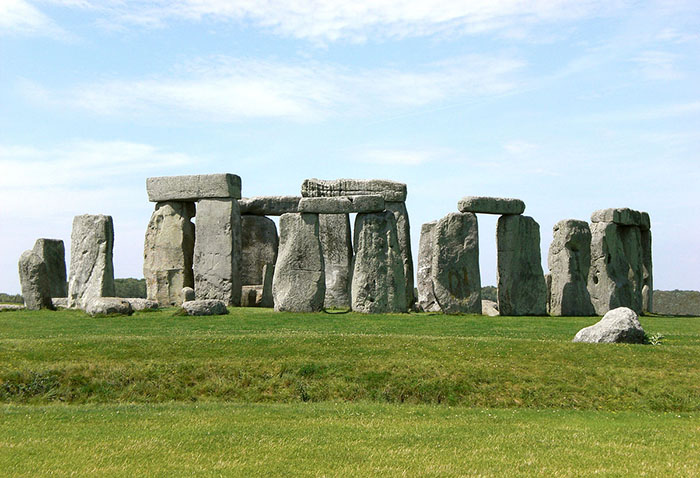Địa điểm du lịch Anh - Các tảng đá nằm trung tâm Stonehenge