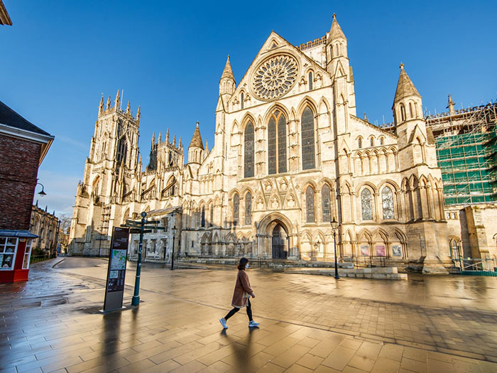 Địa điểm du lịch Anh - Vẻ đẹp lộng lẫy của nhà thờ York Minster