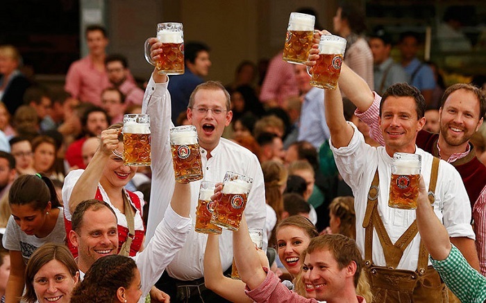 Lễ hội châu Âu - Lễ hội bia Oktoberfest tại Đức