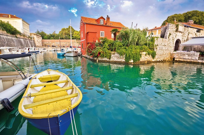 Khám phá hòn đảo xinh đẹp và trải nghiệm nhiều hoạt động vui chơi, giải trí thú vị khi du lịch châu Âu mùa xuân tại Zadar