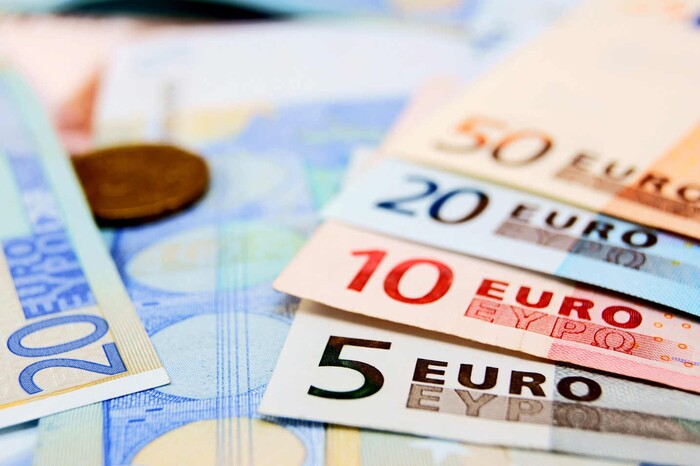 Du lịch châu Âu tháng 2 - Đổi tiền mặt trước khi đi du lịch châu Âu tháng 2