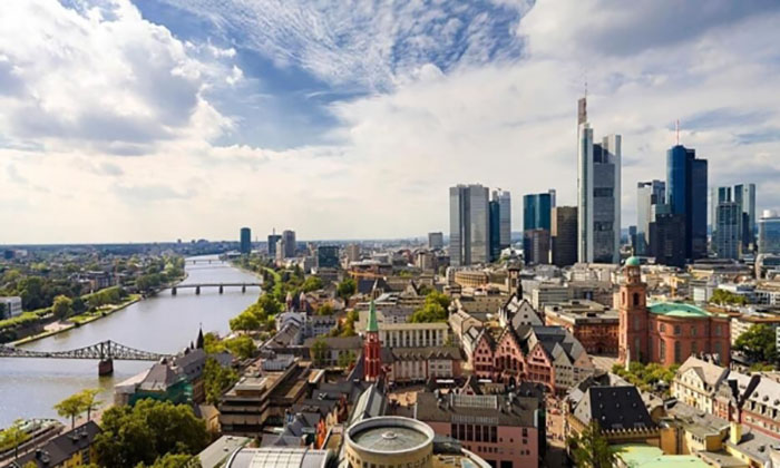 Du lịch Châu Âu tháng 4 - Kiến trúc vừa cổ kính vừa hiện đại ở Frankfurt, Đức