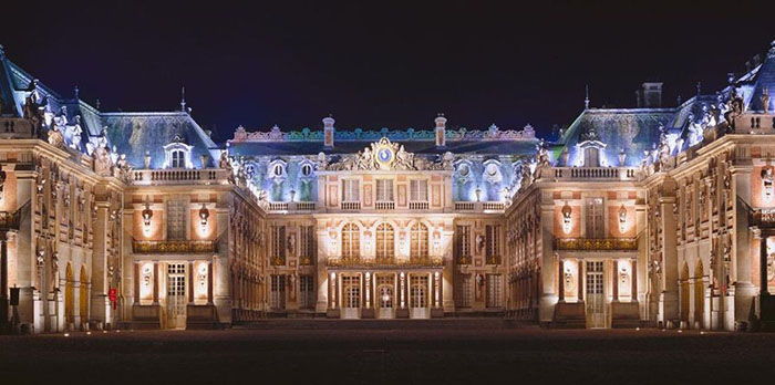 Du lịch Châu Âu tháng 4 - Cung điện Versailles lộng lẫy về đêm