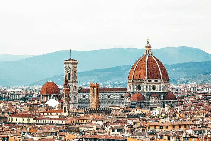 Du lịch châu Âu tháng 6 - Kiến trúc độc đáo cổ tại thành phố Florence