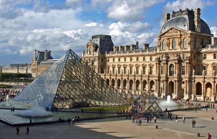 Du lịch Châu Âu tháng 7 - Không gian kiến trúc bảo tàng Louvre, Pháp