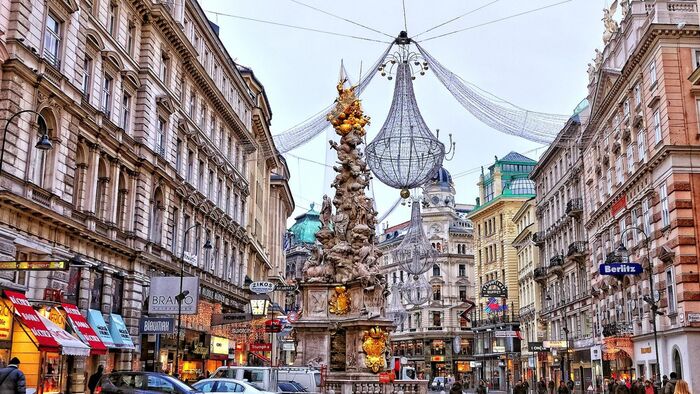 Du lịch Đông Âu mùa nào đẹp nhất - Thành phố của những kiệt tác nghệ thuật thế giới