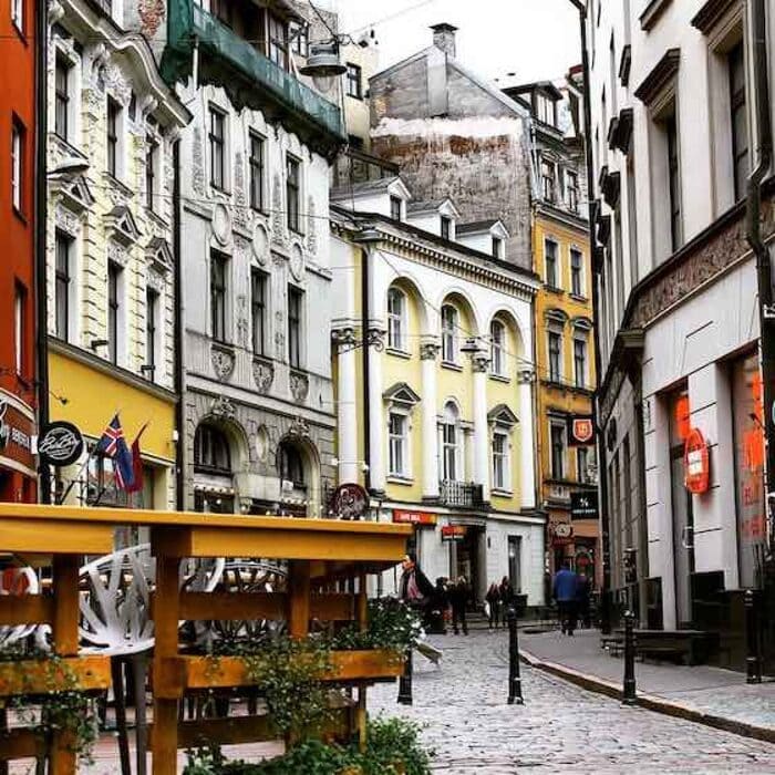 Du lịch Đông Âu mùa nào đẹp nhất - Một góc nhỏ trên những con phố tại Riga