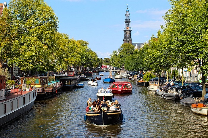 Khám phá thành phố Amsterdam với nhiều điều thú vị - kinh nghiệm du lịch châu âu mùa hè