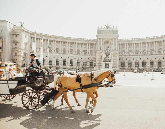 Du lịch Đông Âu mùa nào đẹp nhất - Thành phố Vienna xinh đẹp