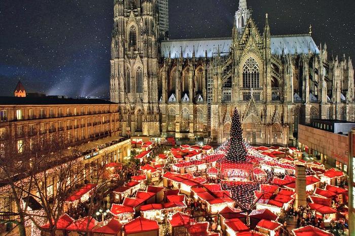 Du lịch Châu Âu tháng 12 - ức vào tháng 12 cùng các khu chợ Giáng sinh ngập tràn ánh sáng.