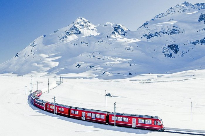 Du lịch Châu Âu tháng 12 - Tuyết rơi tại Thụy Sĩ.