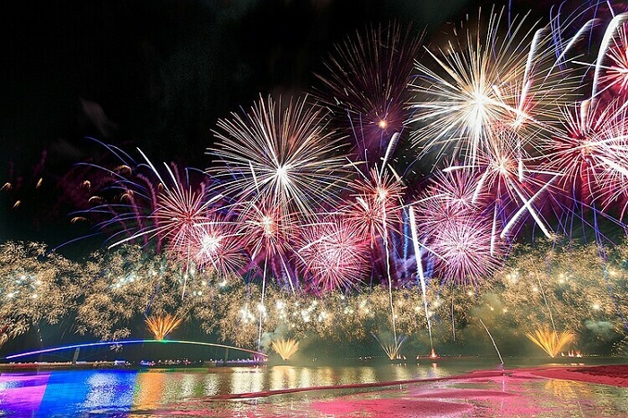 Du lịch Đài Loan mùa nào đẹp - Lễ hội đốt pháo