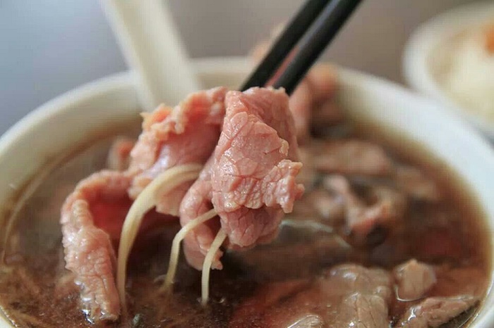 Ăn gì ở Đài Nam - súp bò chắc chắn là lựa chọn đầu tiên