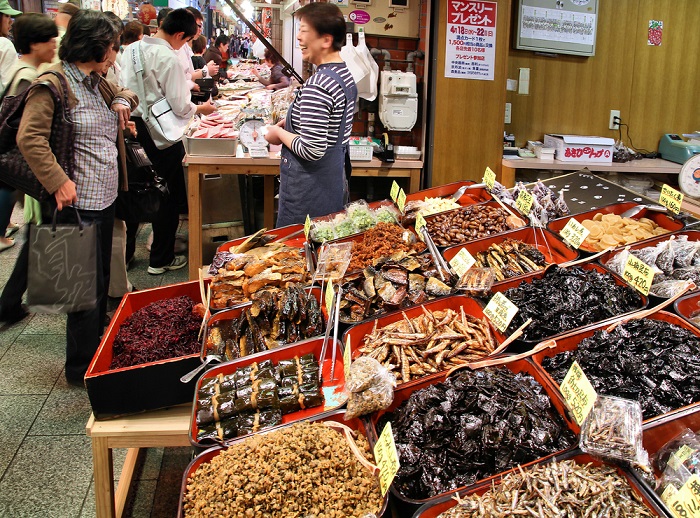 Chợ có rất nhiều loại thực phẩm khô