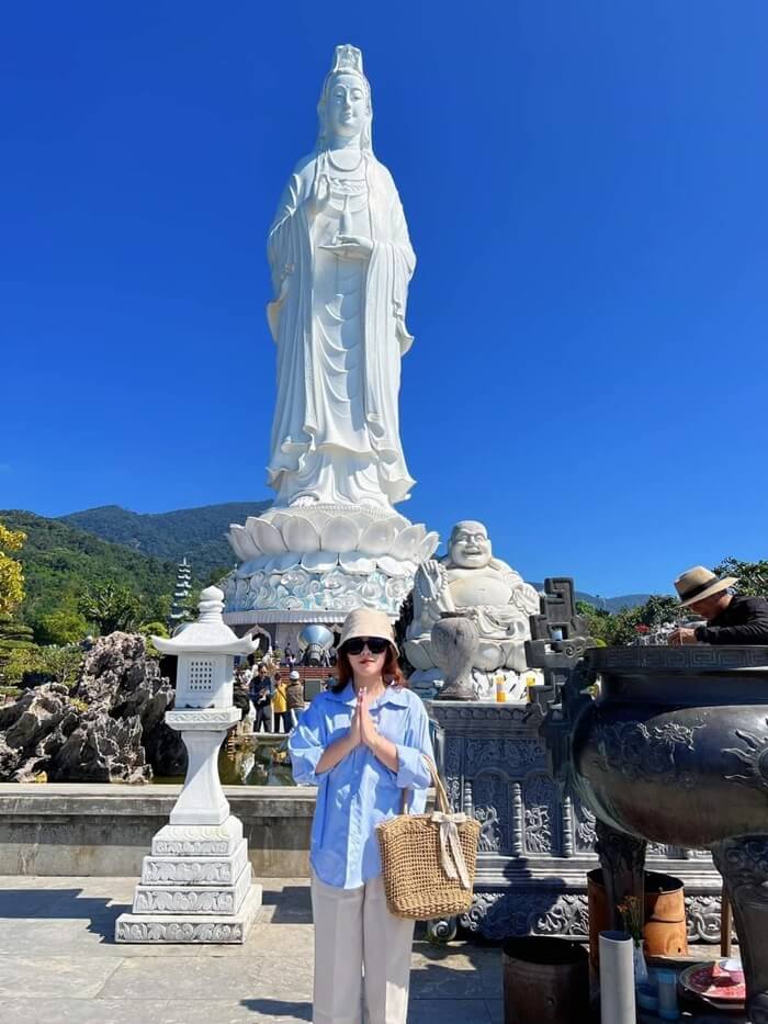 Địa điểm du lịch Đà Nẵng nhớ ghé thăm chùa Linh Ứng