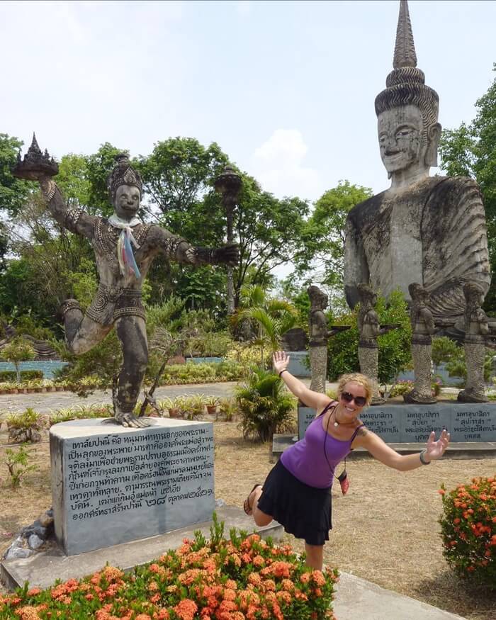 Kinh nghiệm đi tour Lào cần chuẩn bị gì với điểm đến Buddha Park
