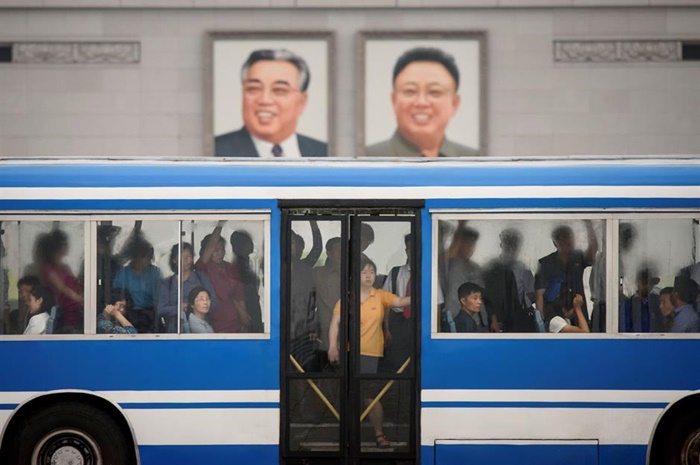 Lưu ý khi đi tour Triều Tiên: di chuyển xe bus