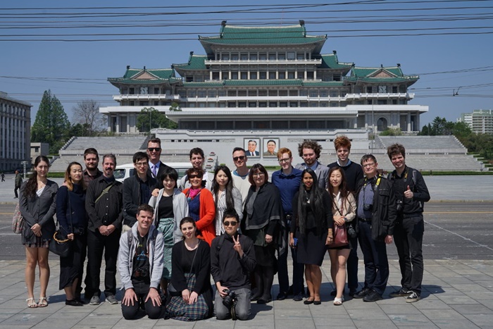 Lưu ý khi đi tour Triều Tiên: Quảng Trường Lưu Nhật Thành