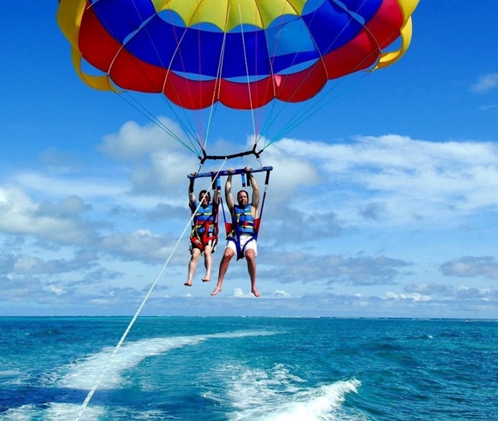 Trải nghiệm tại Maldives: nhảy dù phê pha