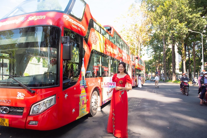 xe buýt 2 tầng city tour Sài Gòn được nhiều du khách yêu thích khi đến đây