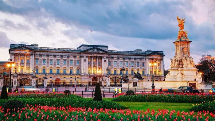 Đi tour Anh Quốc mùa nào đẹp: Cung điện Buckingham