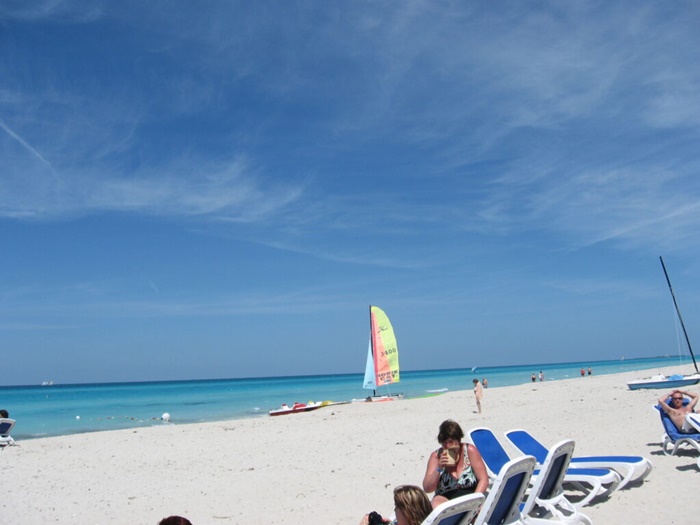 Nên đi tour Cuba thời gian nào là đẹp nhất? Thì du lịch biển không thể bỏ qua vào mùa khô