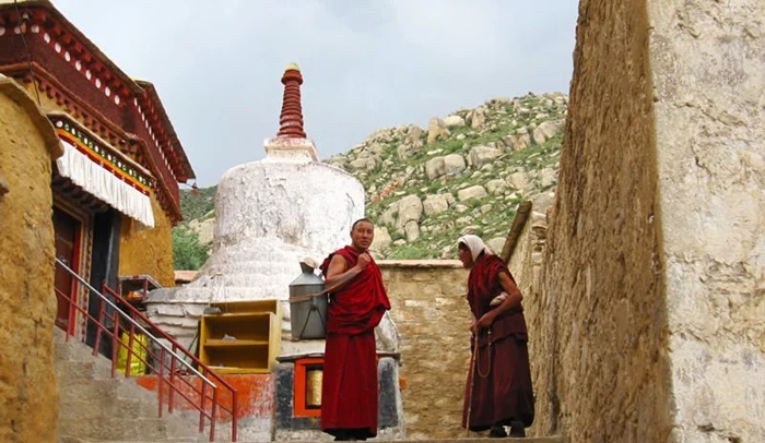 Đi tour Tây Tạng cần lưu ý gì? Thì nhớ tìm hiểu kỹ phong tục tập quán địa phương