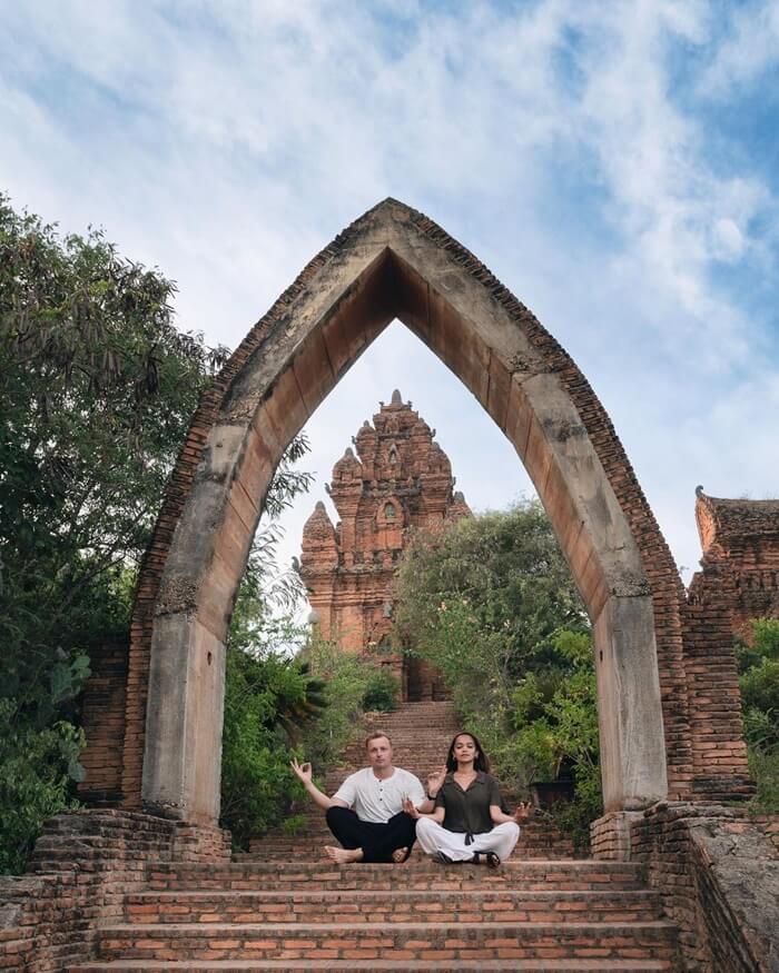 điểm đến tour Ninh Thuận nhất định phải ghé thăm tháp Poklong Garai