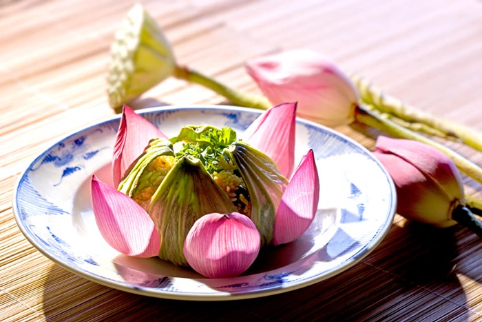 Nên đi tour Huế vào mùa nào thì chắc chắn không thể bỏ qua ngày hội Sen Huế