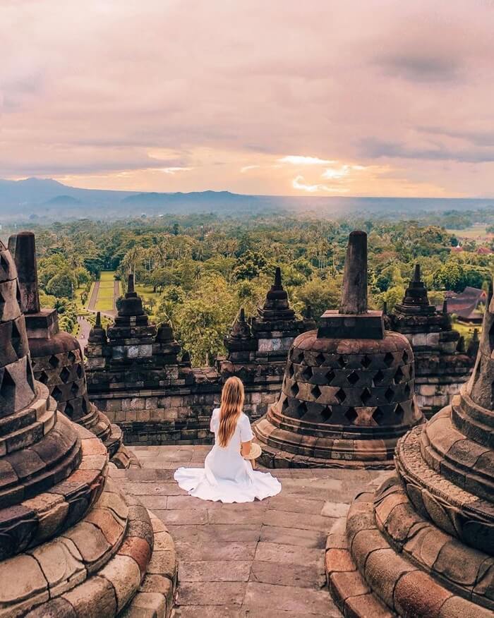 Điểm đến hấp dẫn trong tour Indonesia không thể không ghé thăm là đền Borobudur