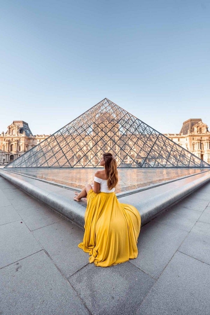 Du lịch Paris 3 ngày nên đi chơi ở Bảo tàng Louvre