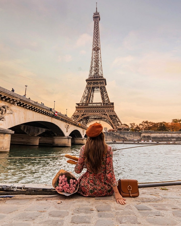Du lịch Paris 3 ngày nên đi chơi ở tháp Eiffel