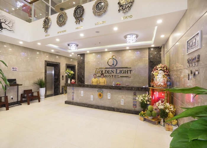 Combo Đà Nẵng 3N2Đ - lễ tân khách sạn Golden Light Hotel