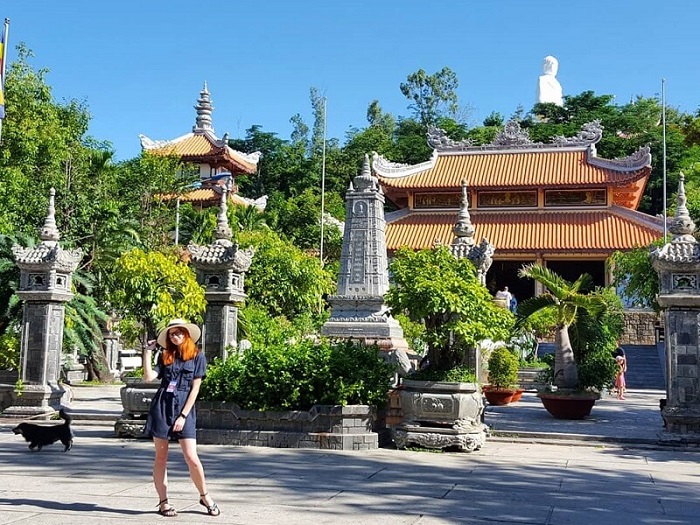 Viêng thăm chùa Long Sơn Nha Trang 