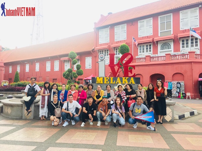 khach chup tai quang truong ha lan