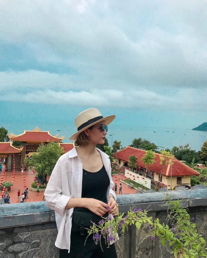 Tham quan chùa Hộ Quốc trong tuyến tour Phú Quốc 3N2Đ giá rẻ từ Hà Nội
