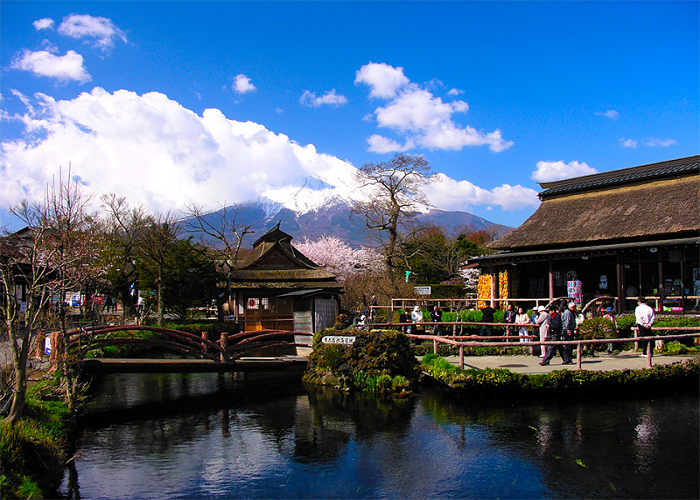 làng văn hóa Oshino Hakkai