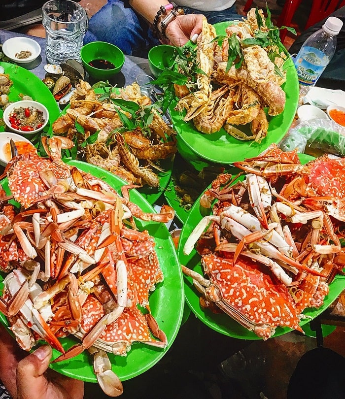 Thưởng thức hải sản Nha Trang