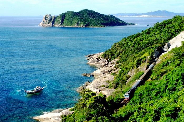 Đảo Hòn Nưa - Điểm đến thú vị mới của Phú Yên 
