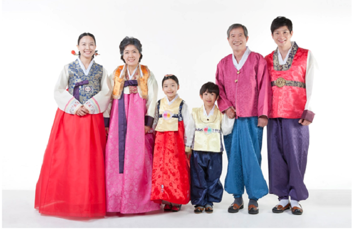 Trải nghiệm mặc trang phục hanbok truyền thống Hàn Quốc
