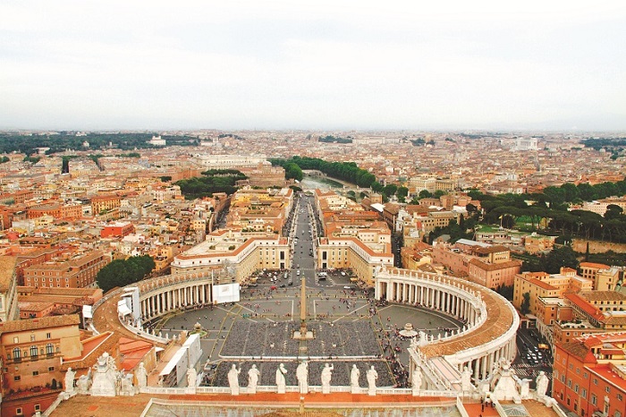 Quảng trường Saint Peter thuộc Vatican – Ý