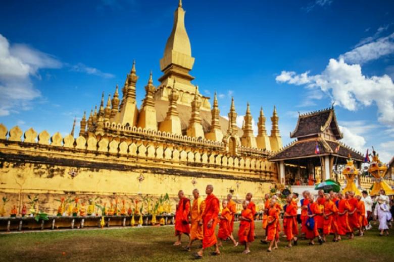 HCM - Vientiane - Luang Prabang 5 Ngày, Xe Ô tô